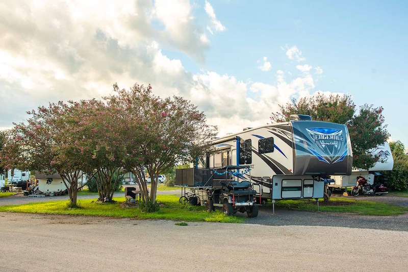 Premium Pull-Thru RV Sites-1